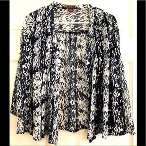 dm bm open swing top with pleating